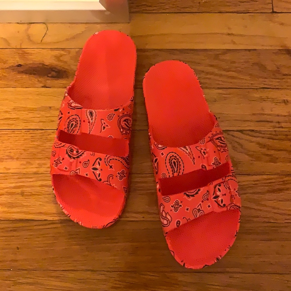 Never worn Freedom Moses slides